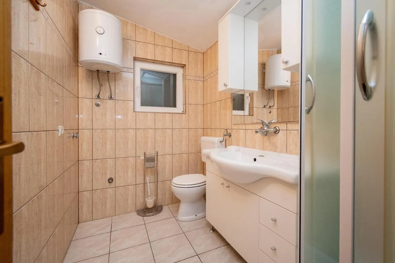 Isolated Apartments With A Parking Space Vir - 20177 0*,