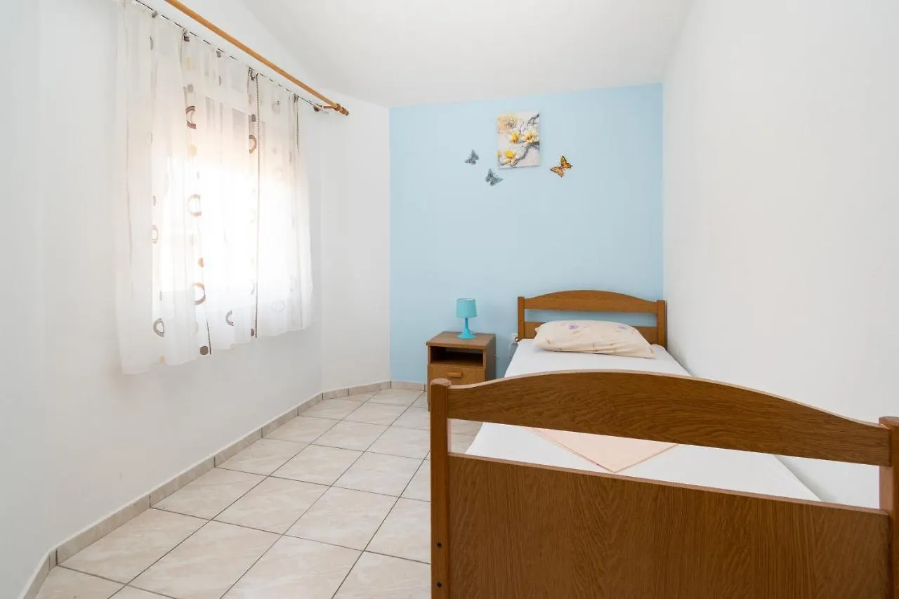 Isolated Apartments With A Parking Space Vir - 20177