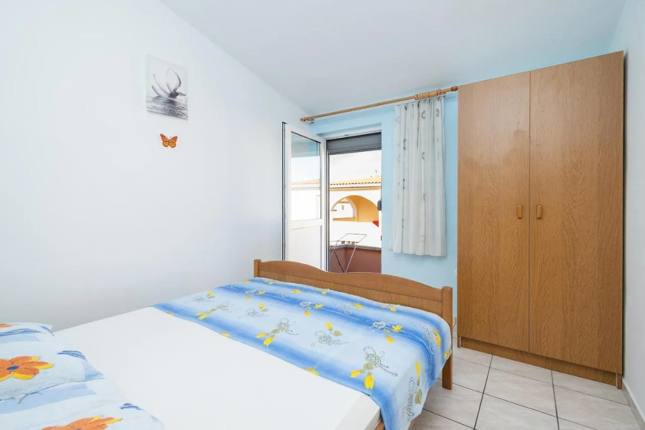 Isolated Apartments With A Parking Space Vir - 20177 Croatia