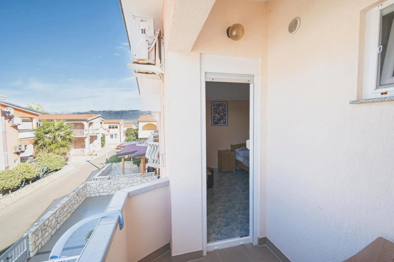 Isolated Apartments With A Parking Space Vir - 20177