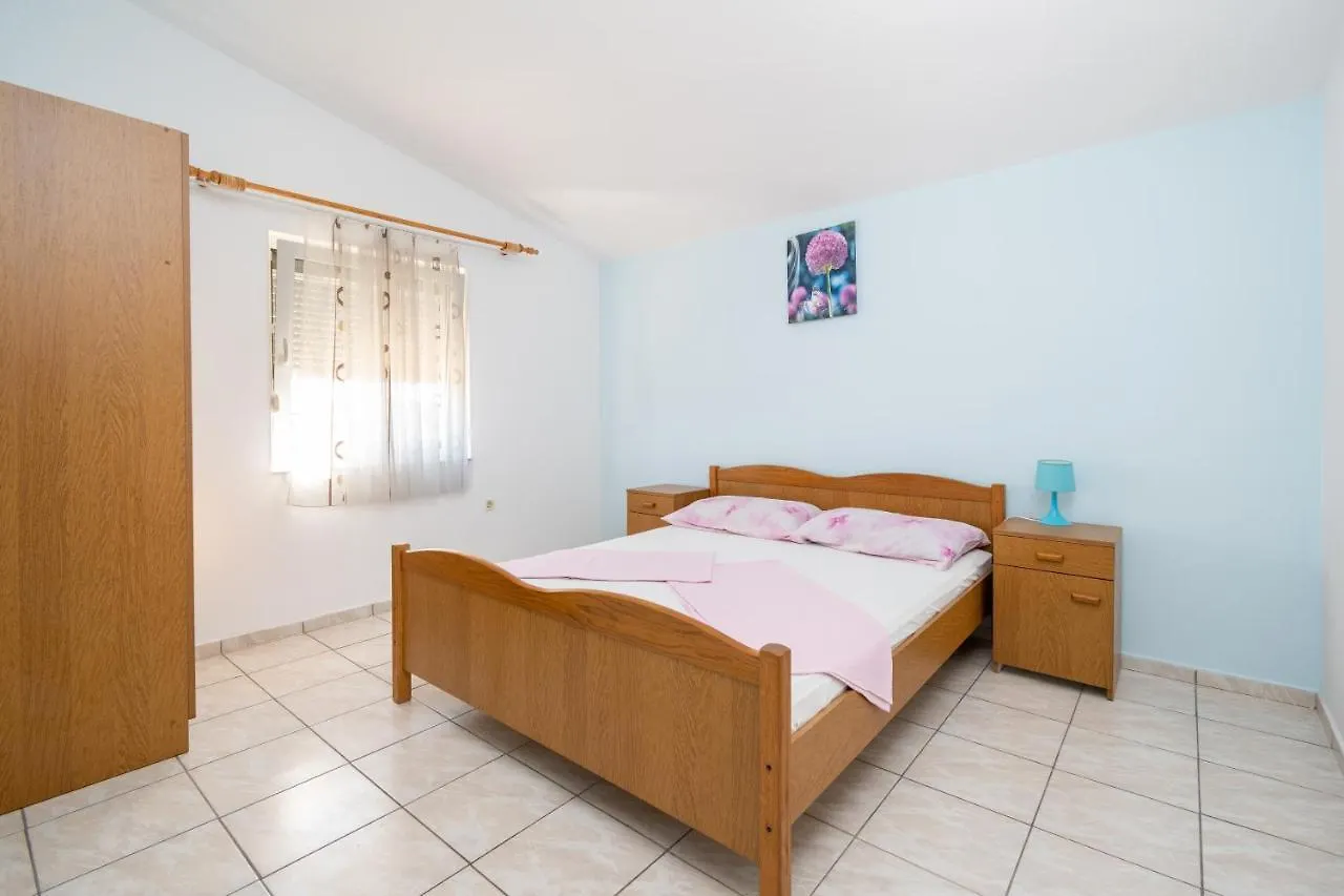 Isolated Apartments With A Parking Space Vir - 20177 0*,