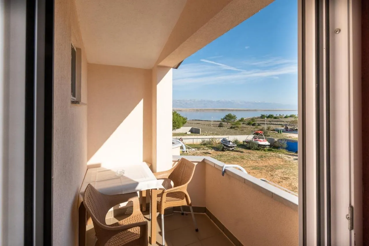 Isolated Apartments With A Parking Space Vir - 20177