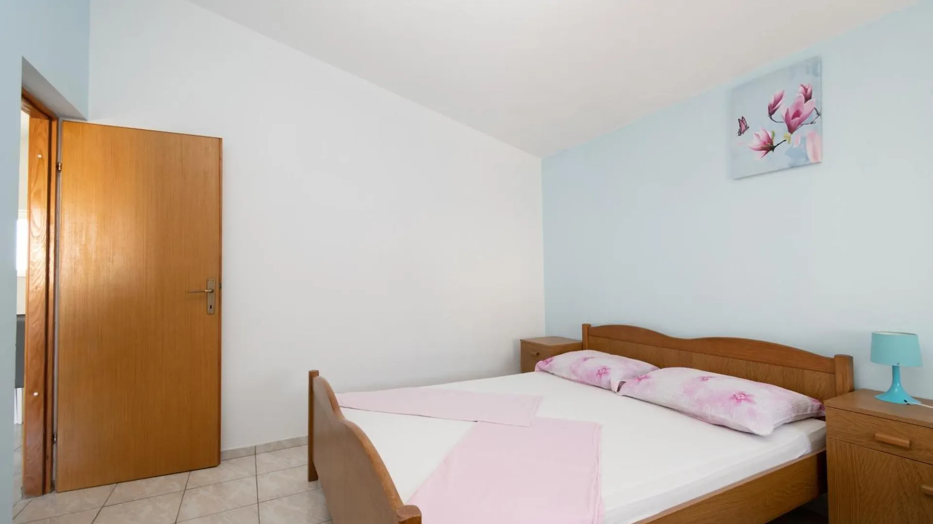 Isolated Apartments With A Parking Space Vir - 20177