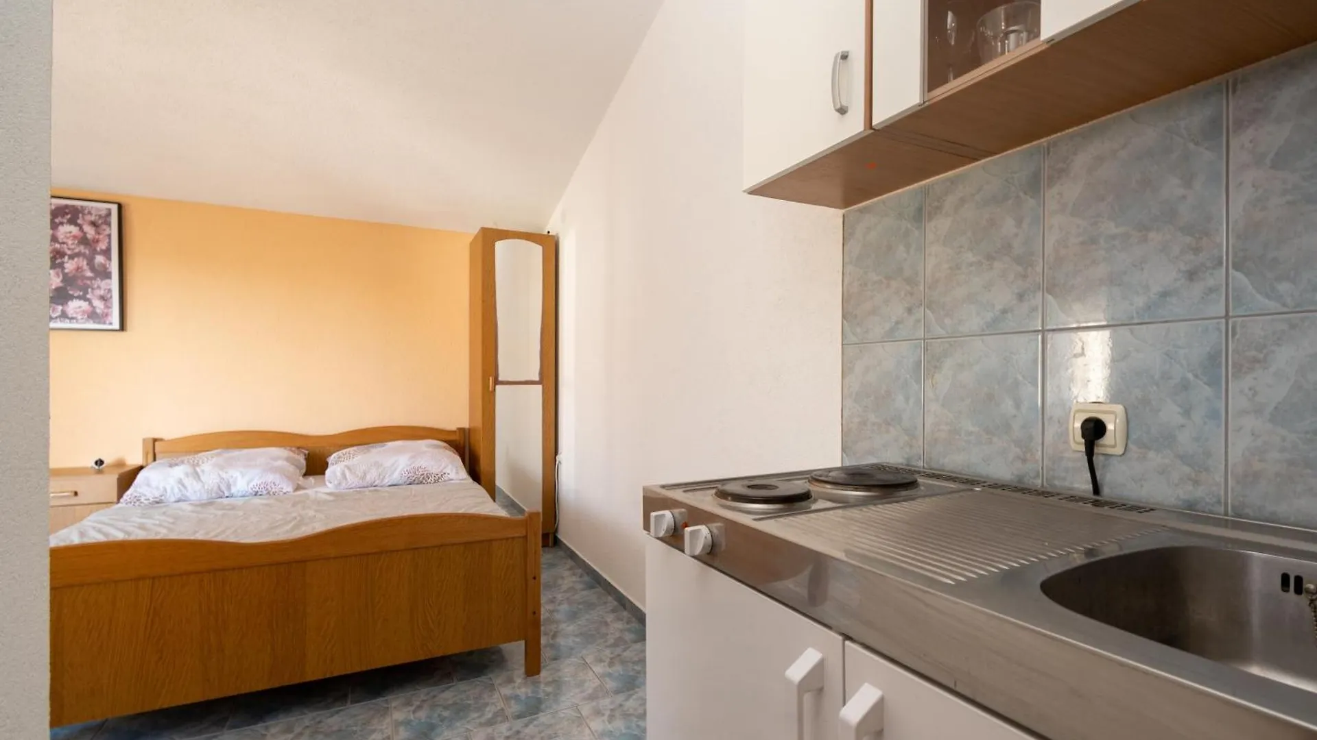 Isolated Apartments With A Parking Space Vir - 20177 Croatia