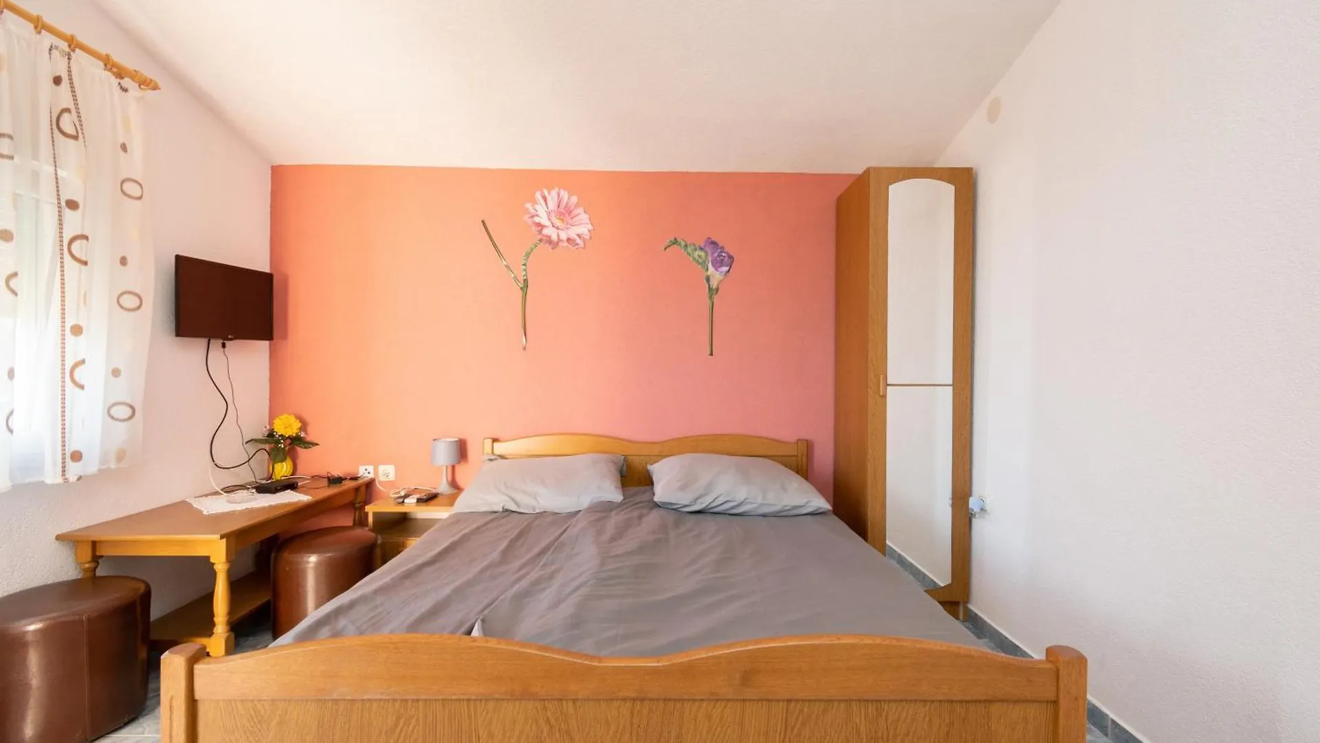 Isolated Apartments With A Parking Space Vir - 20177