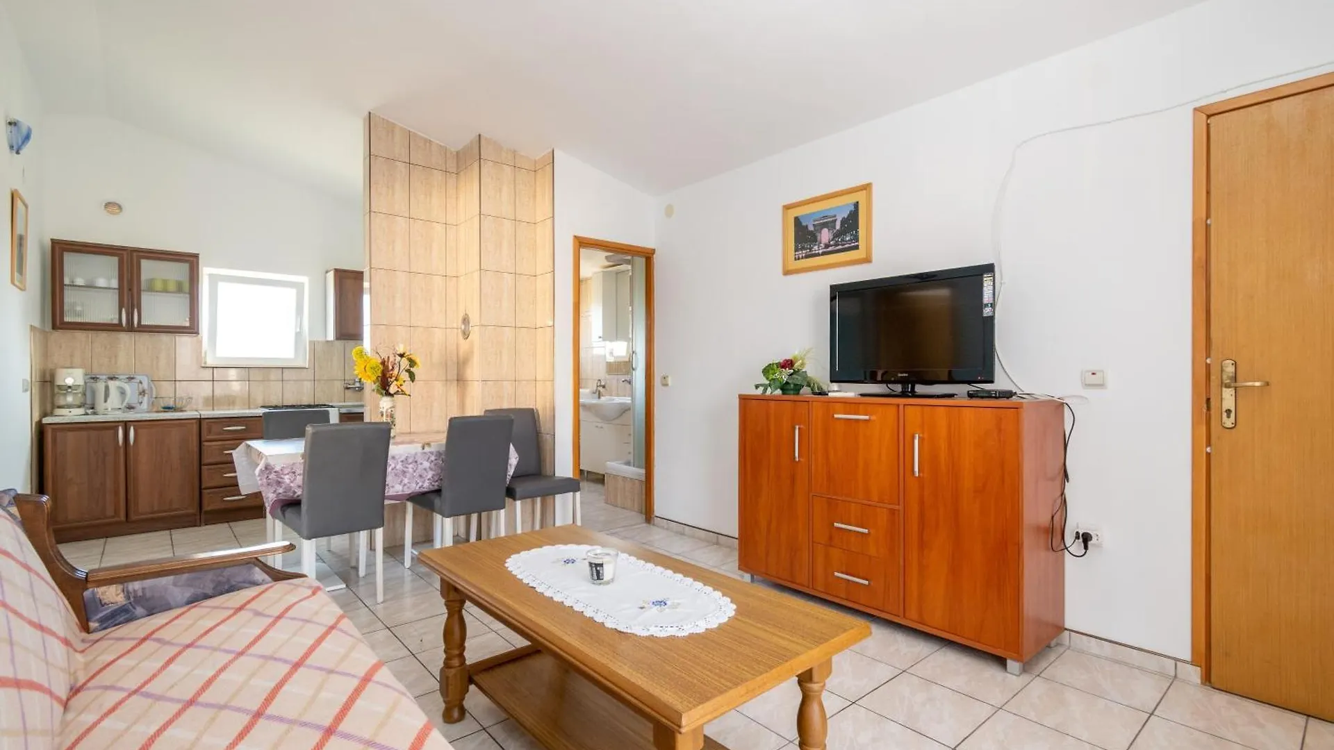 Isolated Apartments With A Parking Space Vir - 20177 0*,