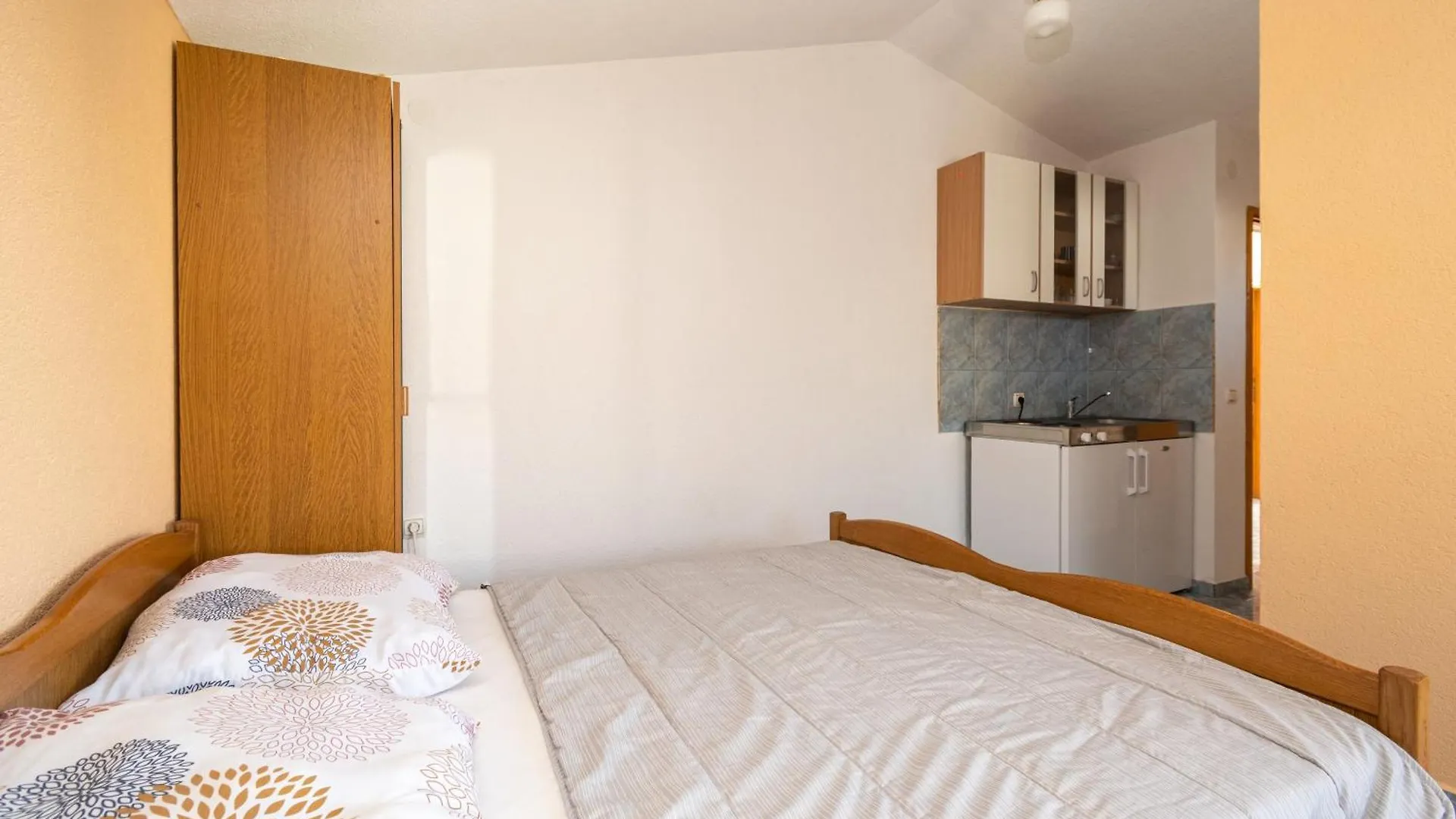 Isolated Apartments With A Parking Space Vir - 20177